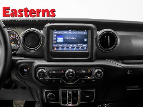 Used 2018 Jeep Wrangler Unlimited Sport S AWD/4WD image 12