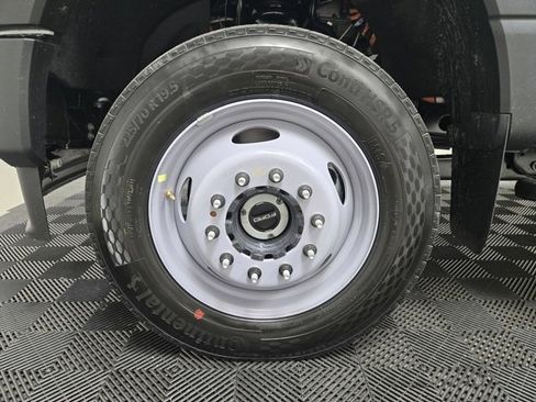 New 2025 Ford F550 4x4 Crew Cab Super Duty image 9