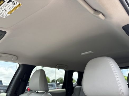 Used 2024 Mitsubishi Outlander SEL AWD/4WD image 25