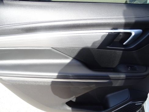 Used 2025 Buick Enclave AWD Preferred image 42