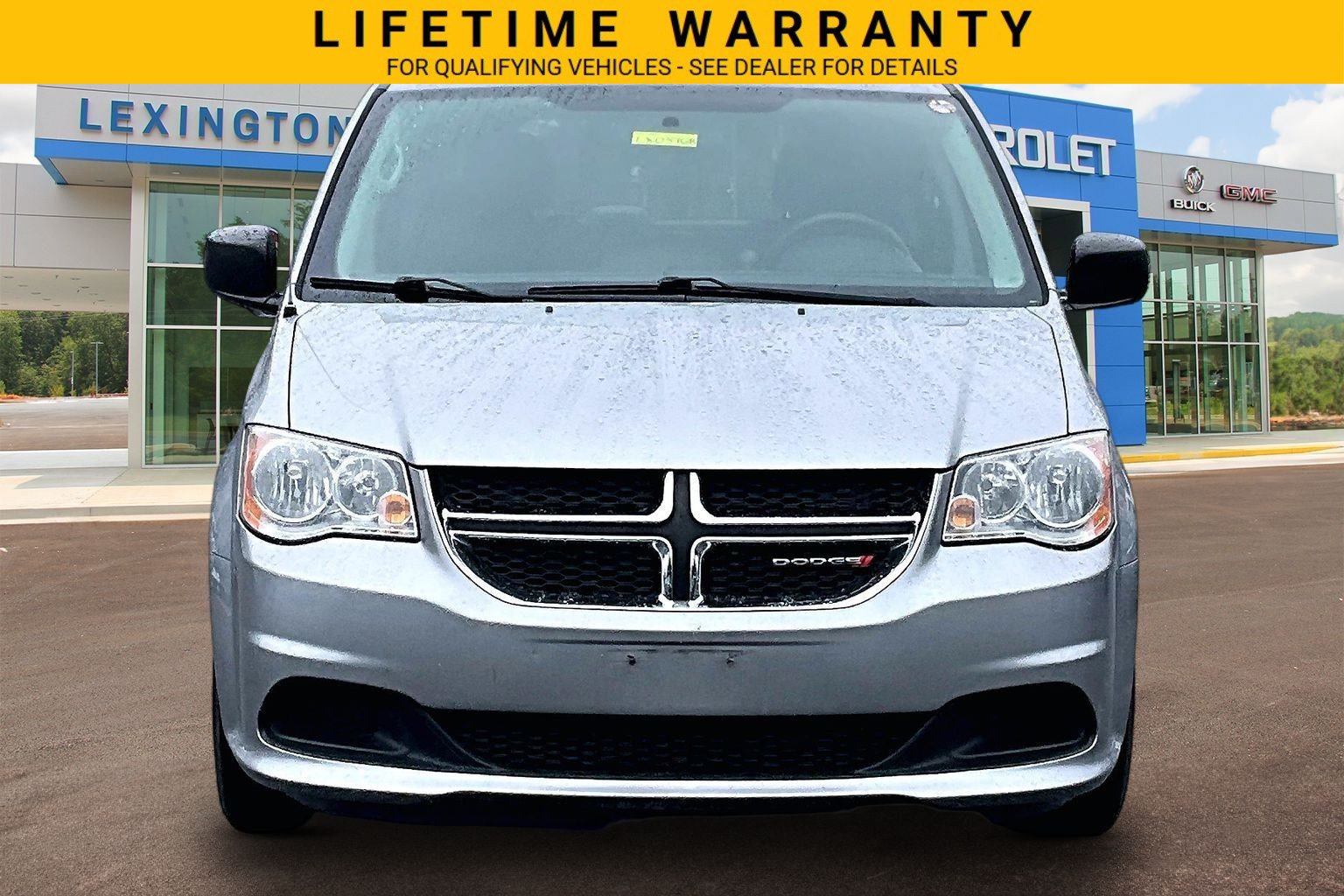 Used 2018 Dodge Grand Caravan SE FWD image 3