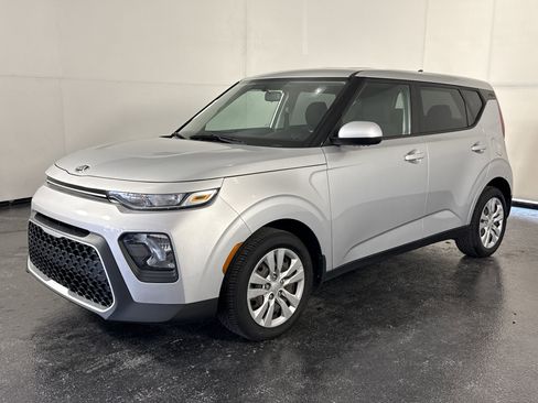 Used 2020 Kia Soul LX image 6