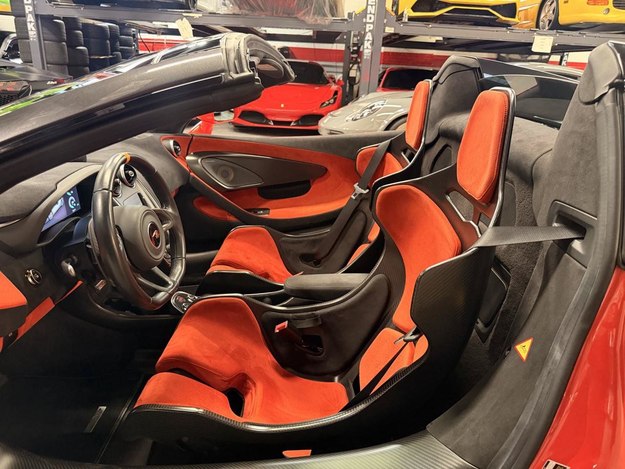 Used 2020 McLaren 600LT Spider RWD image 18