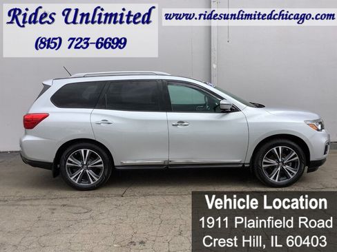 Used 2017 Nissan Pathfinder Platinum w/ Family Entertainment Package AWD/4WD image 7