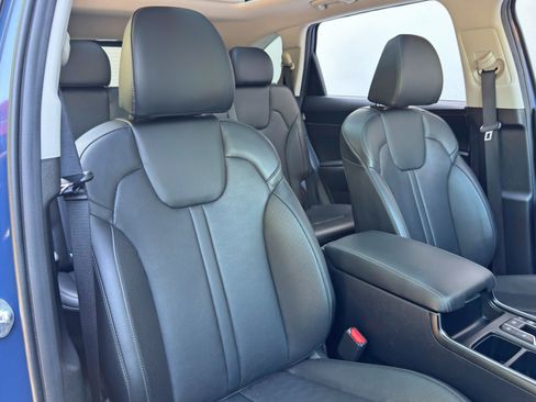 Used 2024 Kia Sorento S w/ Panoramic Sunroof Package FWD image 34