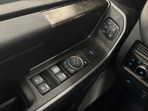 Used 2025 Ford F250 Lariat w/ Lariat Ultimate Package AWD/4WD image 21