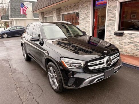 Used 2022 Mercedes-Benz GLC 300 4MATIC w/ Driver Assistance Package image 3
