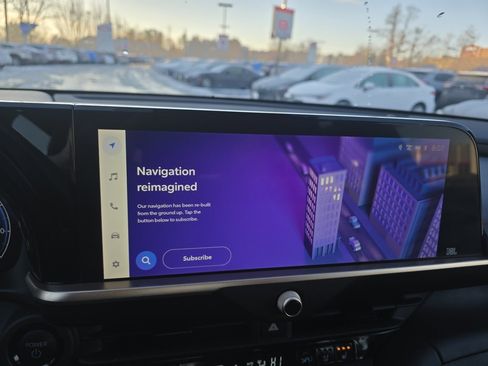 Certified 2023 Toyota Crown Platinum image 24