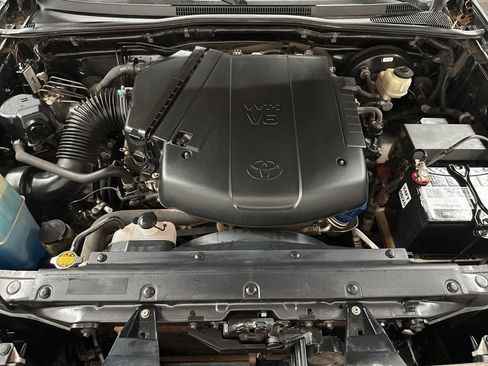 Used 2015 Toyota Tacoma Base w/ TRD Sport Package image 32