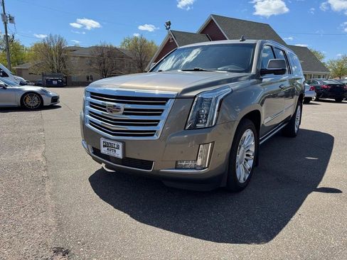 Used 2019 Cadillac Escalade ESV Platinum AWD/4WD image 11