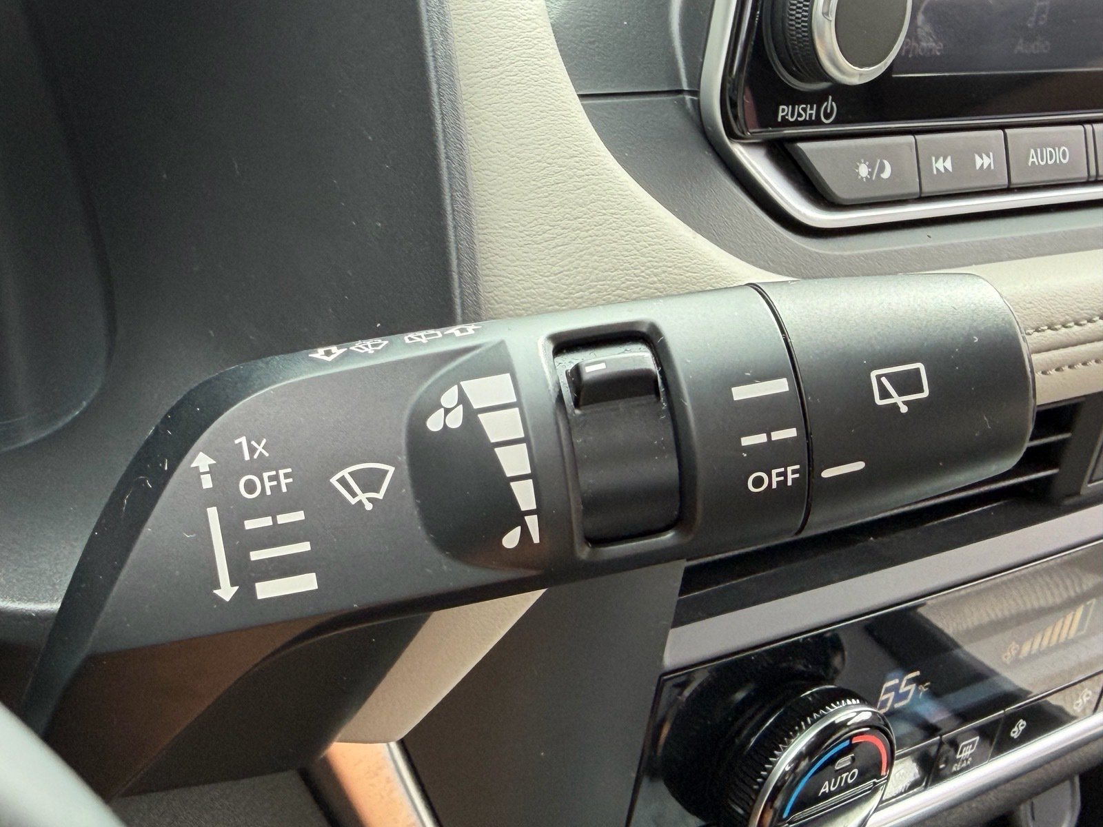 Used 2024 Nissan Rogue SV FWD image 29
