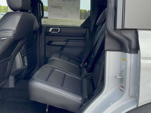 New 2026 Ford Bronco Outer Banks w/ Sasquatch Package AWD/4WD image 13