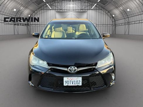 Used 2015 Toyota Camry SE FWD image 3