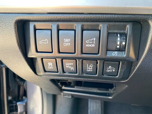 Used 2017 Subaru Outback 2.5i Limited AWD/4WD image 22