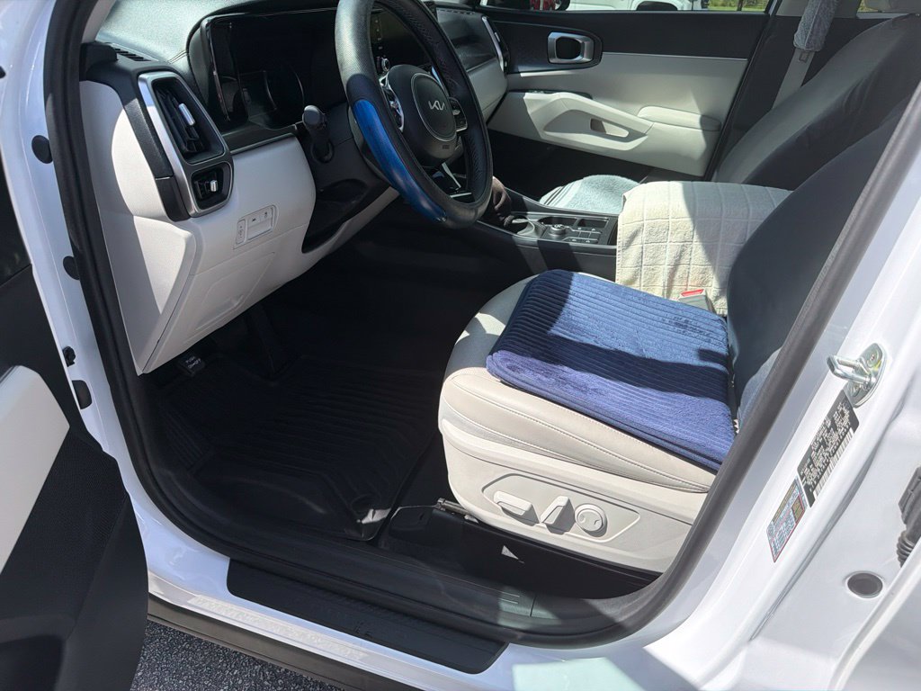 Certified 2022 Kia Sorento S FWD image 5
