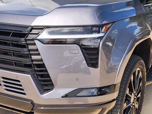 Used 2025 Lexus GX 550 w/ Accessory Package (2T) AWD/4WD image 11