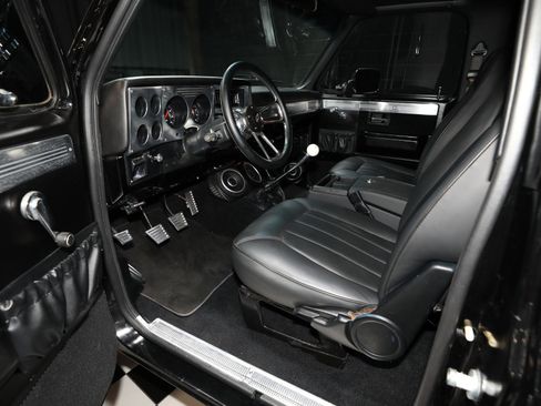Used 1987 Chevrolet Blazer 4WD image 3