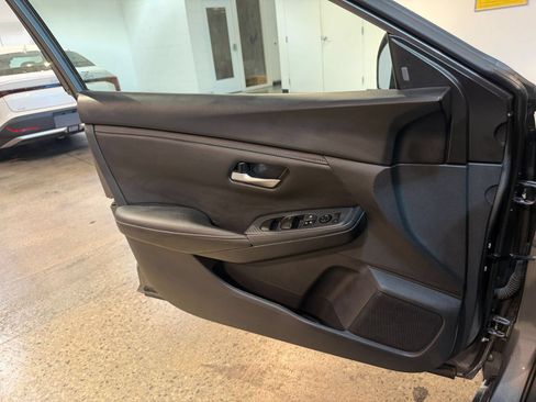 Used 2025 Nissan Sentra SV FWD image 18