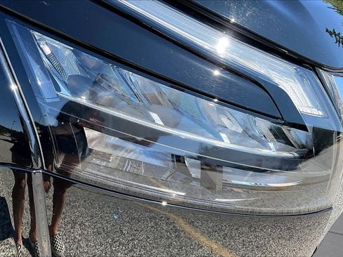 Used 2025 Nissan Pathfinder SV AWD/4WD image 27