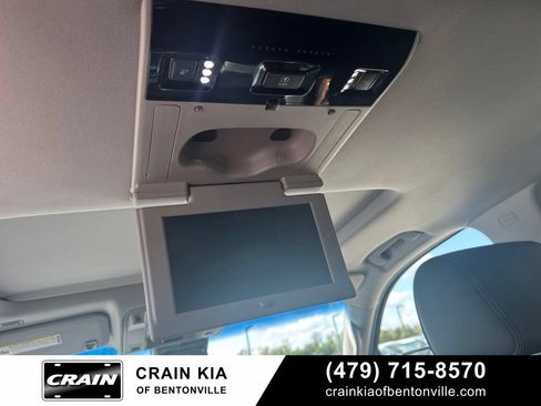 Used 2015 GMC Yukon Denali w/ Premium Package AWD/4WD image 24