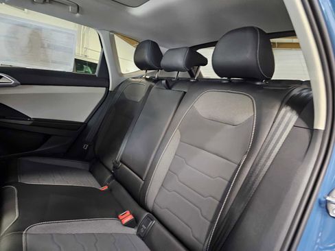 New 2025 Volkswagen Taos SE image 17