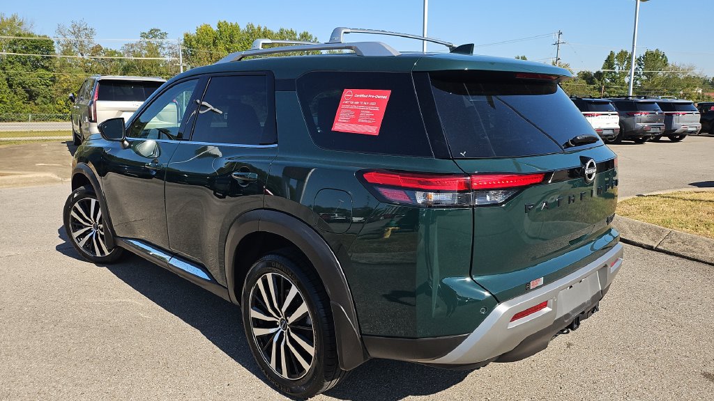 Certified 2025 Nissan Pathfinder Platinum w/ Black Appearance Package AWD/4WD image 19