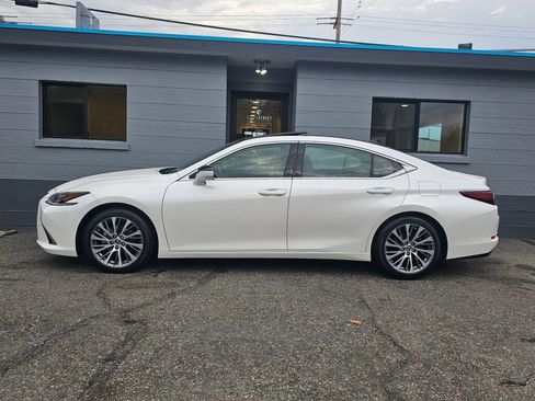 Used 2021 Lexus ES 350 w/ Luxury Package image 3