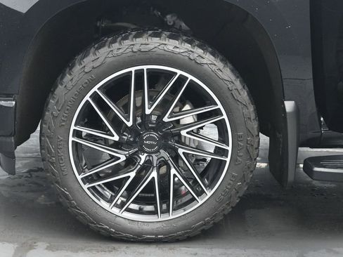 Used 2021 Chevrolet Silverado 1500 High Country image 32