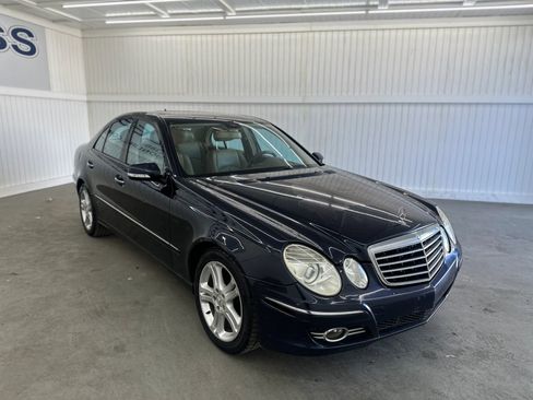 Used 2008 Mercedes-Benz E 350 4MATIC Sedan image 3