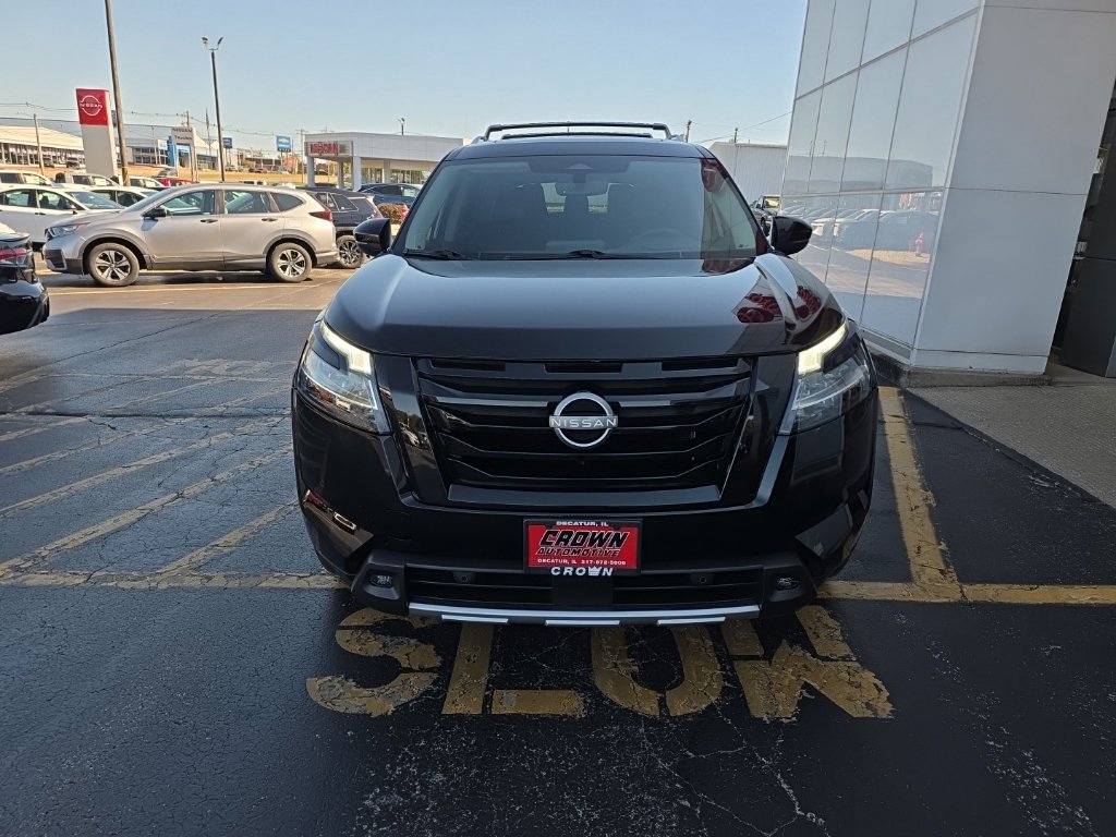 Used 2024 Nissan Pathfinder Platinum AWD/4WD image 10