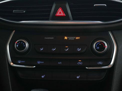 Used 2019 Hyundai Santa Fe SEL image 15