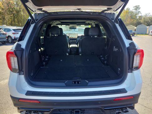 Used 2025 Ford Explorer ST w/ Sun And Sound Package image 26