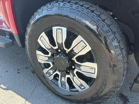 Used 2024 GMC Sierra 3500 Denali image 9