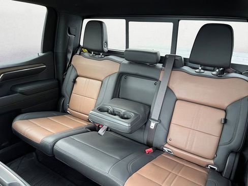 Used 2024 Chevrolet Silverado 1500 High Country w/ High Country Premium Package image 14