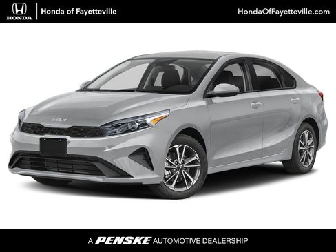 Used 2023 Kia Forte LXS image 1