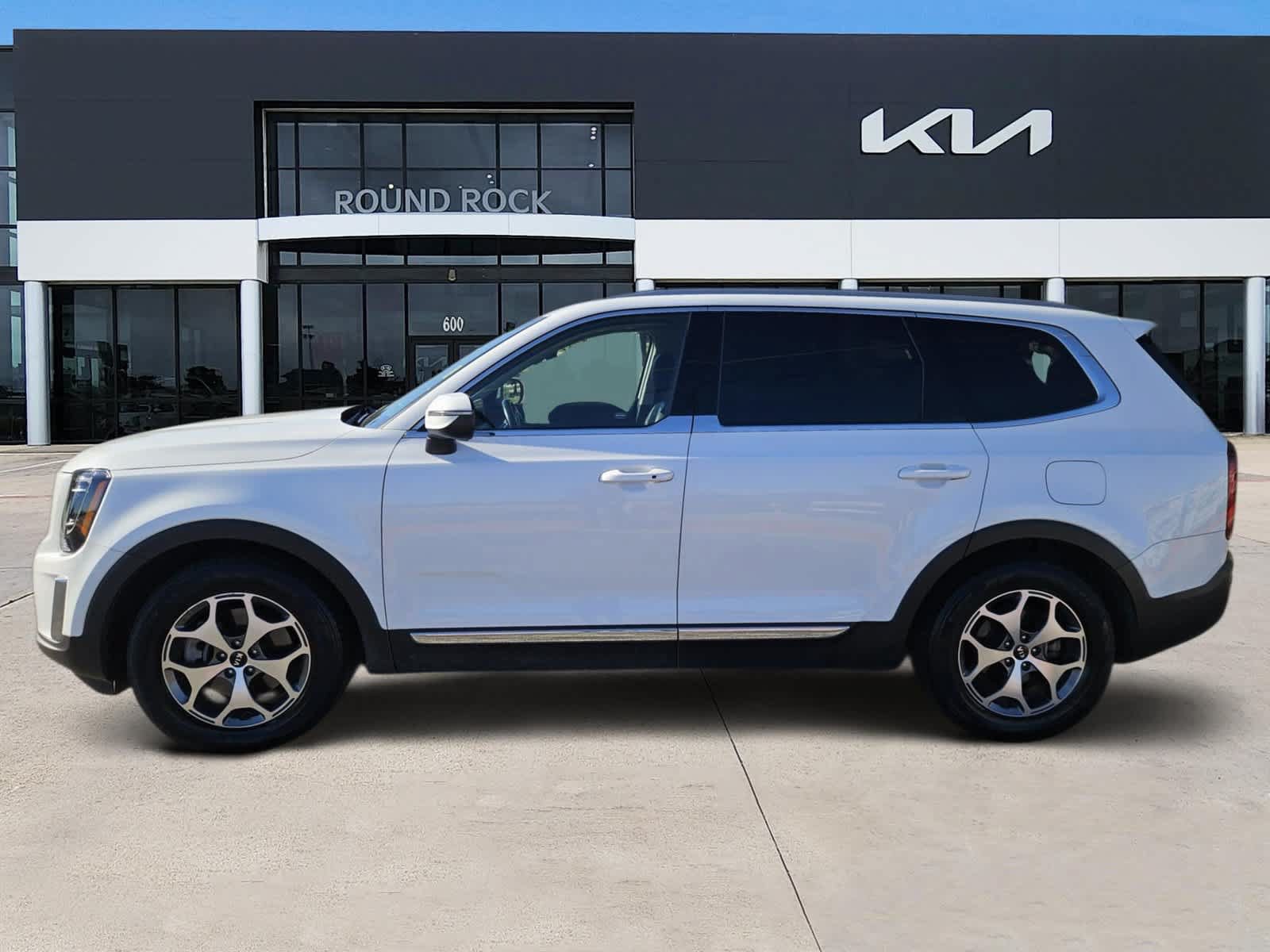 Used 2020 Kia Telluride EX w/ Towing Package FWD image 4