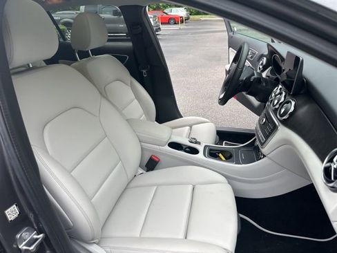 Used 2018 Mercedes-Benz GLA 250 4MATIC image 18