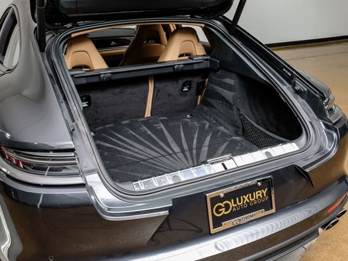 Used 2023 Porsche Panamera 4 Platinum Edition image 57