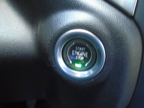 Used 2022 Chevrolet Silverado 1500 RST image 18