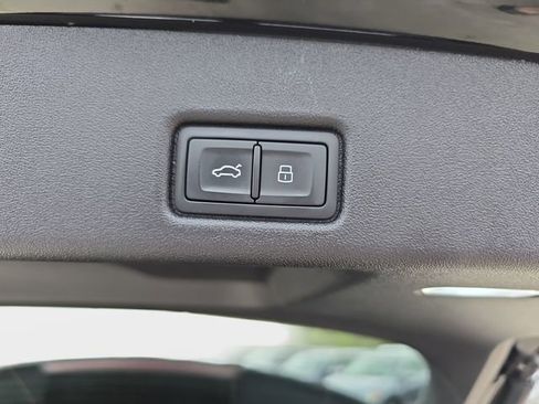 Used 2025 Audi Q5 Premium w/ Convenience Package AWD/4WD image 16