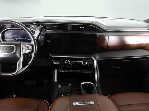 Used 2024 GMC Sierra 3500 Denali Ultimate image 42