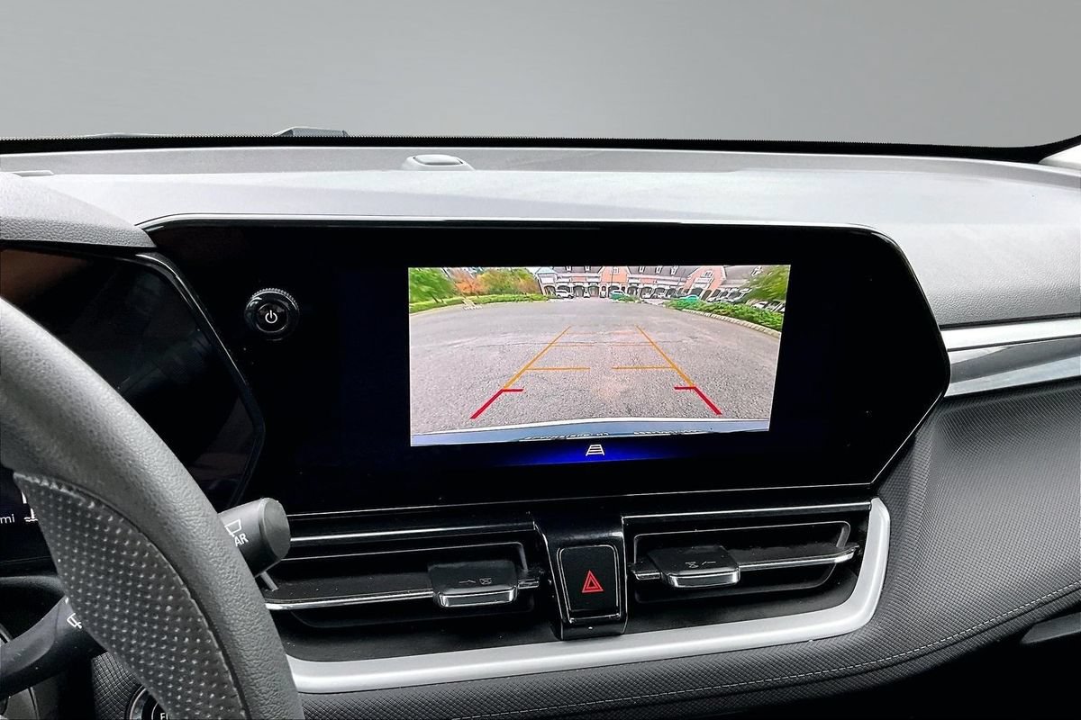 Used 2024 Chevrolet TrailBlazer LT FWD image 28