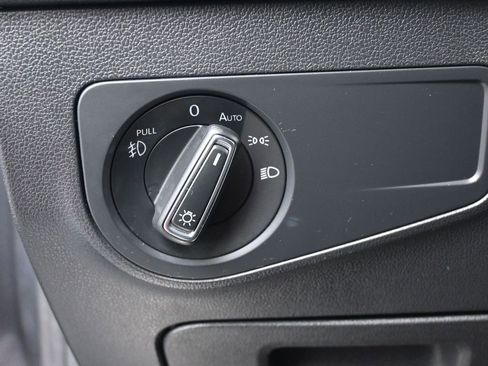 Used 2021 Volkswagen Tiguan SE R-Line image 21