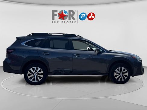 Used 2023 Subaru Outback Premium AWD/4WD image 6
