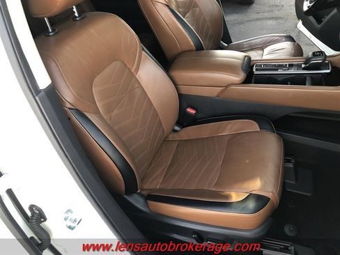 Used 2022 Nissan Pathfinder Platinum w/ Cargo Package FWD image 24