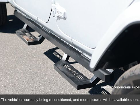 Used 2022 Jeep Wrangler Unlimited Sahara image 15