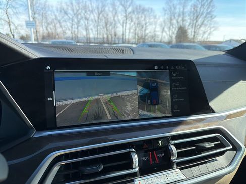 Used 2022 BMW X5 xDrive40i w/ Premium Package image 31