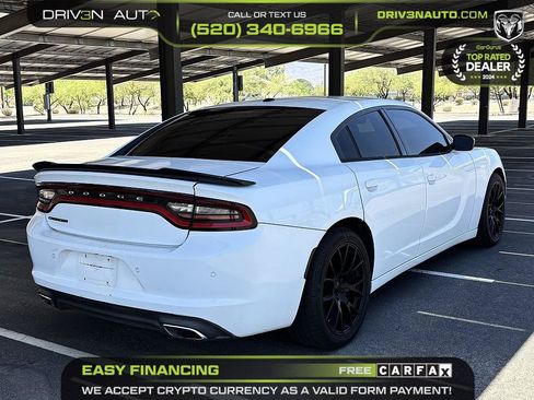 Used 2017 Dodge Charger SE w/ Blacktop Package RWD image 7