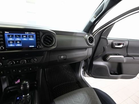 Used 2020 Toyota Tacoma TRD Off-Road image 27