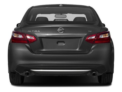 Used 2017 Nissan Altima 2.5 SL w/ Moonroof Package FWD image 8